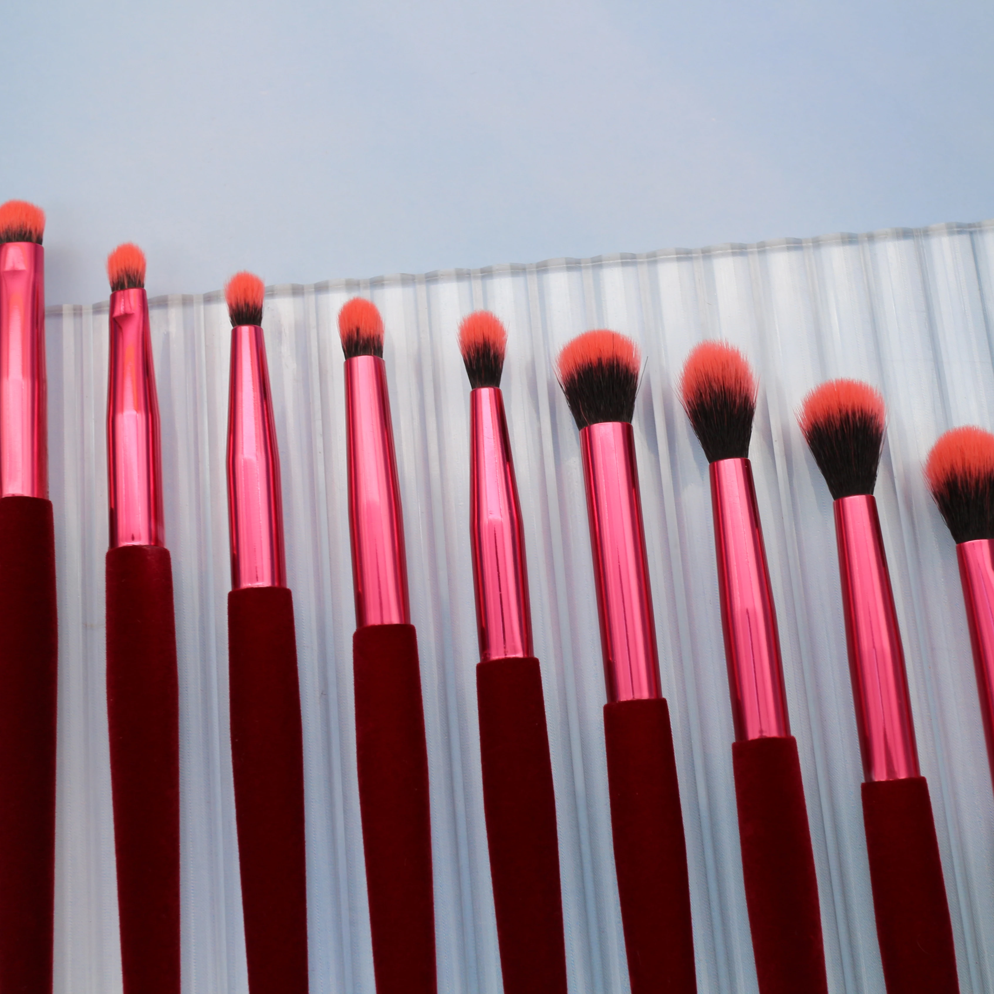 YRX 15 pcs Flocking Pile Coating Outside New Arrival Exclusive Fashion Luxury Custom Brow Foundation Makeup Brush Set Kit