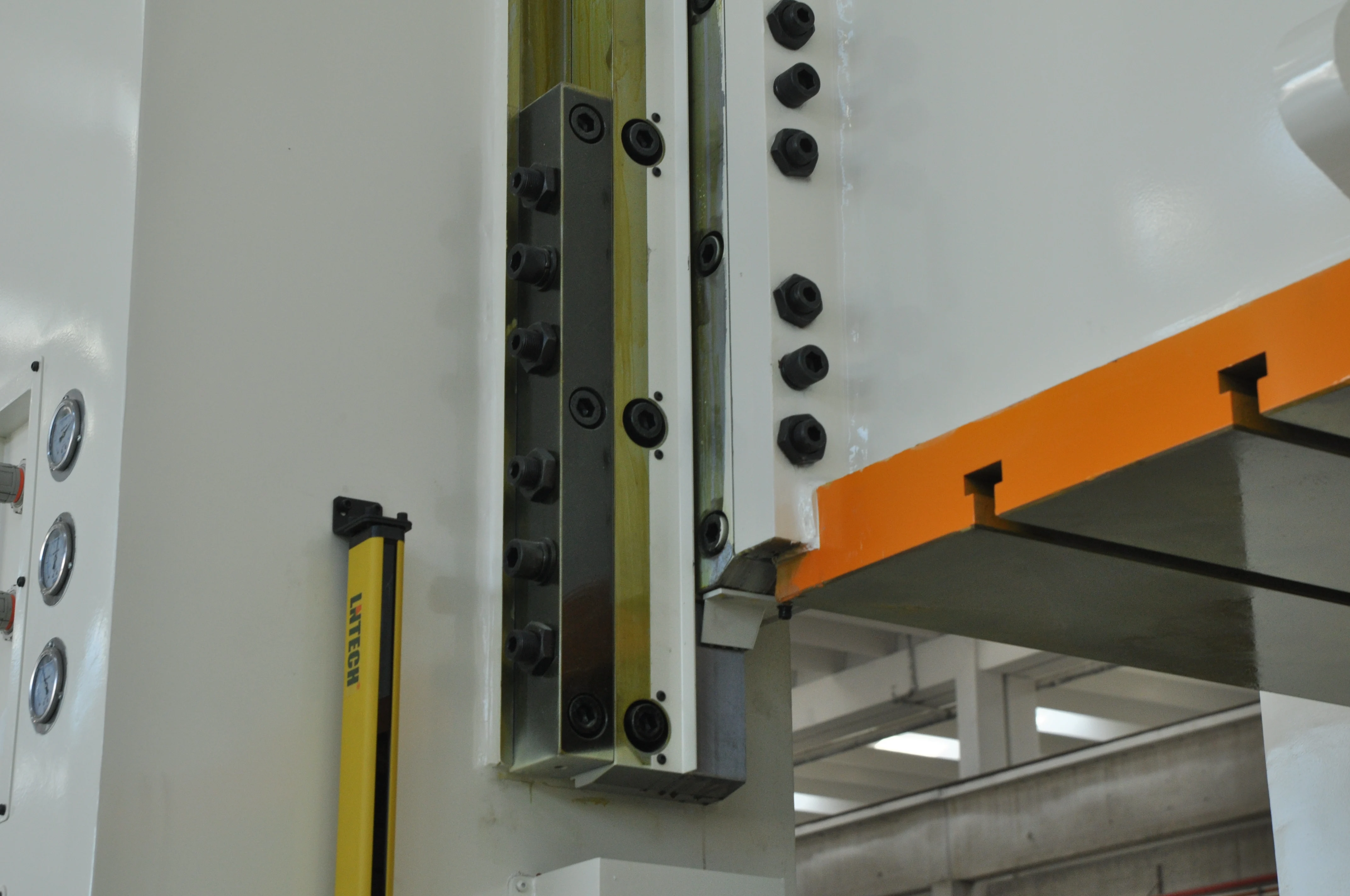 Automatic press car body making machine pneumatic stamping machine with Japan technology