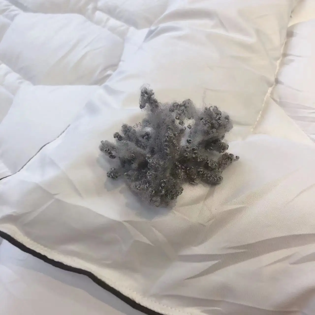 Graphene Quilt 200gsm Polyester Fiber Odor-resistant antibacterial breathable and moisture-absorbent Uv protection Comforter