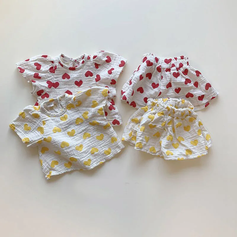 
Одежда для маленьких девочек в Корейском стиле, летняя одежда для маленьких девочек 6 месяцев, детская одежда с принтом в виде сердечек 