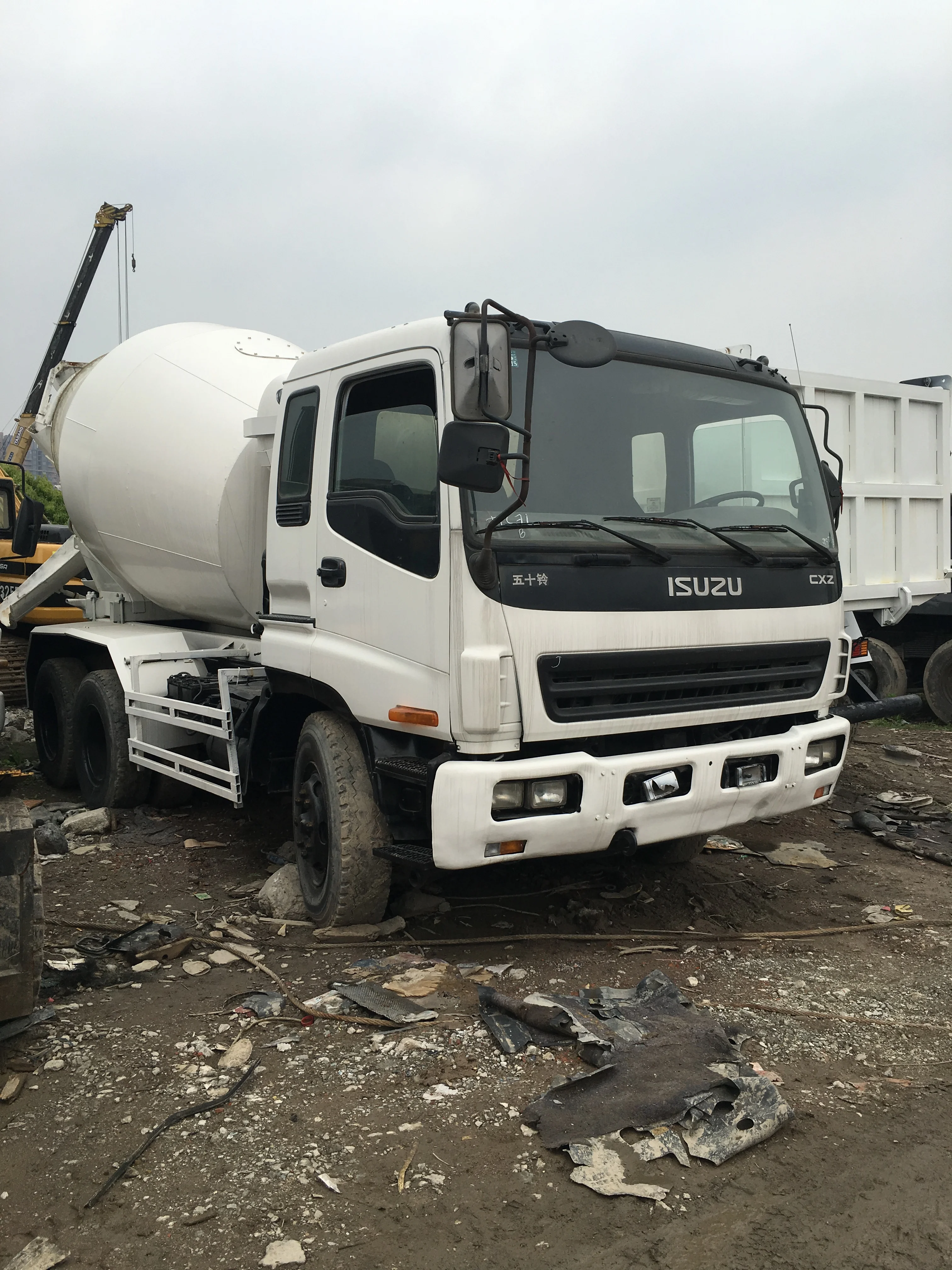 Б/у Бетономешалка ISUZU 9M3 грузовик в хорошей рабочей мешалке