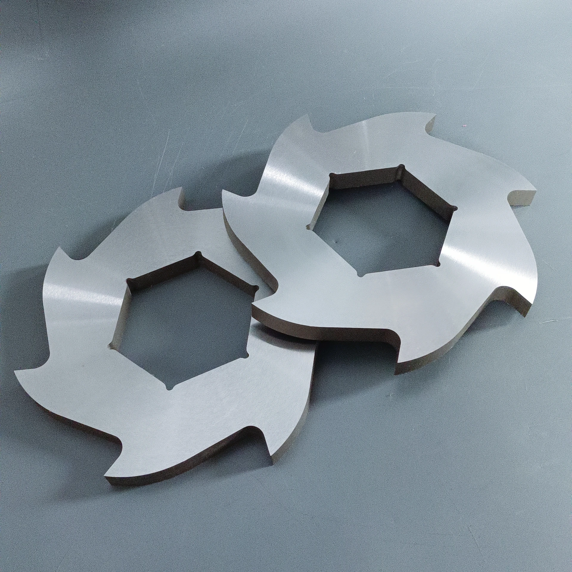 High Efficiency Plastic Crusher Blades Double Shaft Shredder Blades Cutting Plastic for Shredder Machine