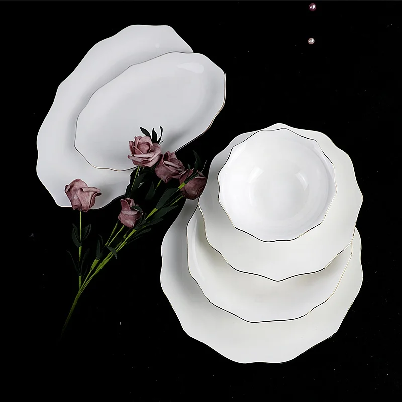 24/26 pcs bulk selling dishes with gold rim wholesale bone china dinner plates and crockery for restaurant full dinnerware set