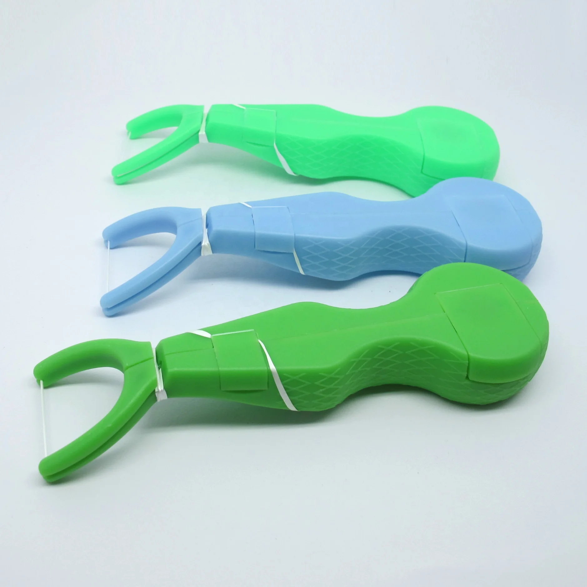 Portable replaceable dental floss reusable dental floss holder with 30m  waxed flavored dental floss set