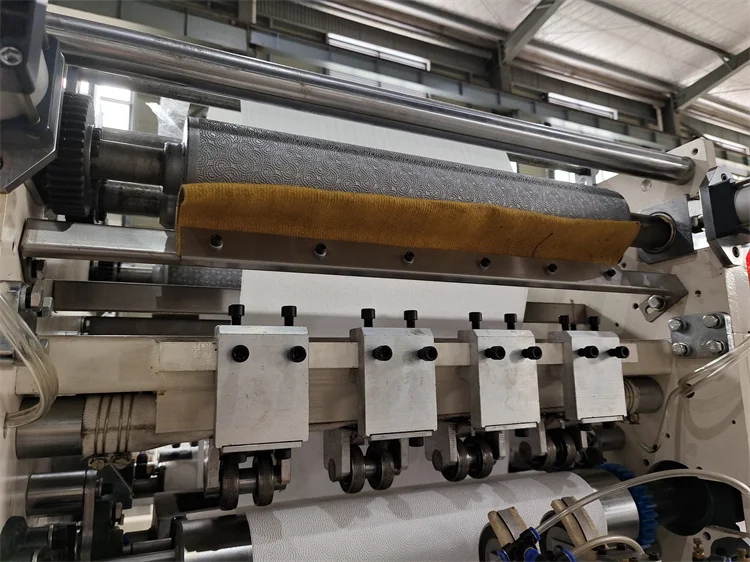 High speed customized embossing pattern  2 line hand towel machine for paper towel