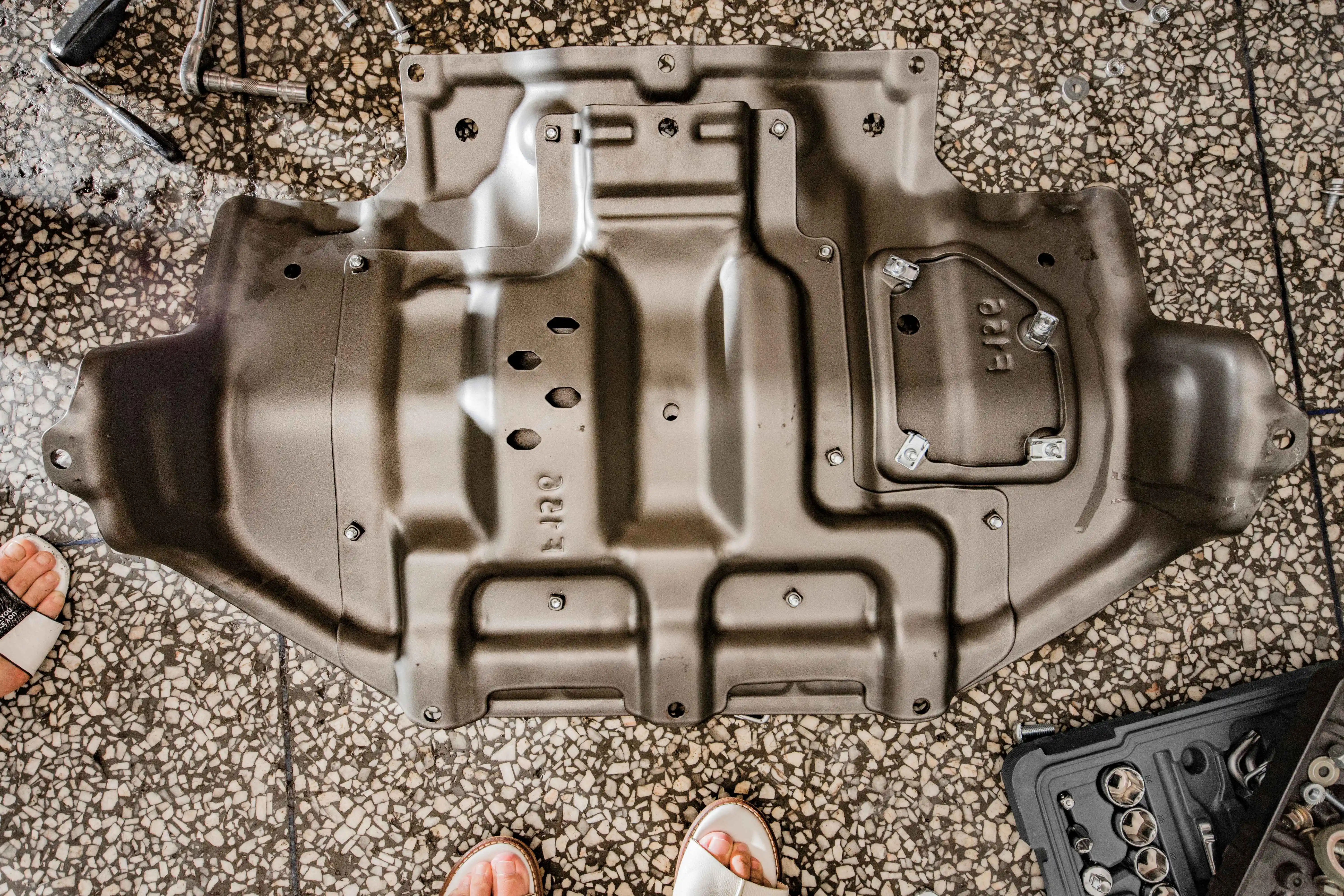 Spare Parts Toyota Land Cruiser Junxi 3D aluminum Engine Cover Under Protection Skid Plate fit for LC100 4500 4700 4WD