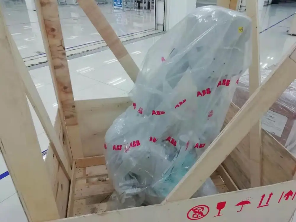  Робот Cobot с нагрузкой 1200 кг и линейной направляющей 2600 мм Reach в качестве совместного робота для
