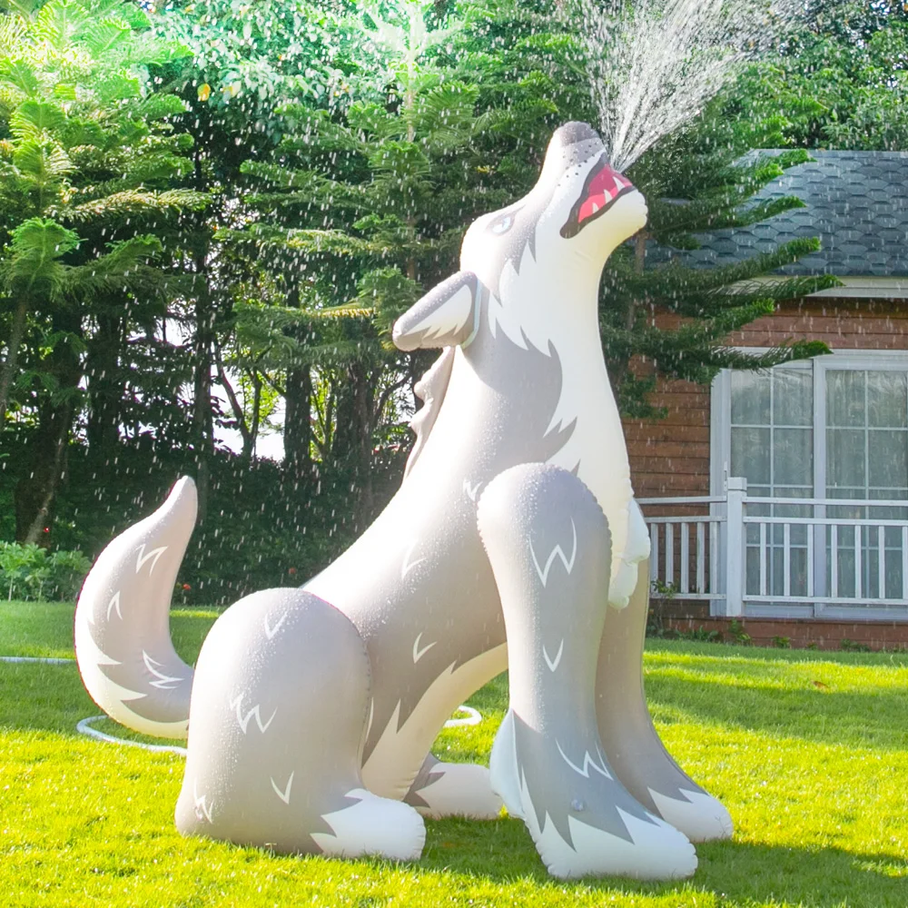 Hot summer holiday great quality wolf squatted game playground commercial spray toy inflatable sprinkler