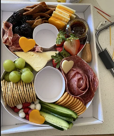 Transparent Cover Fillable Sweet Food Cardboard Charcuterie Packaging letter Shaped Treat Box For Sushi