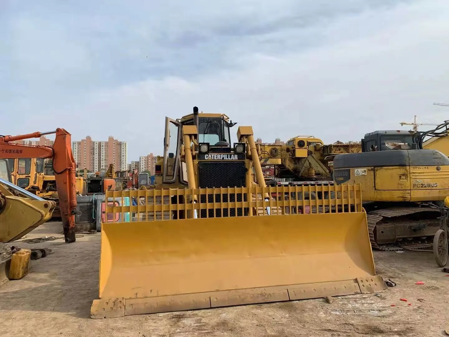 Used caterpillar D6R bulldozer, CAT D6 D7 D8N D9K crawler bulldozer for sale in shanghai
