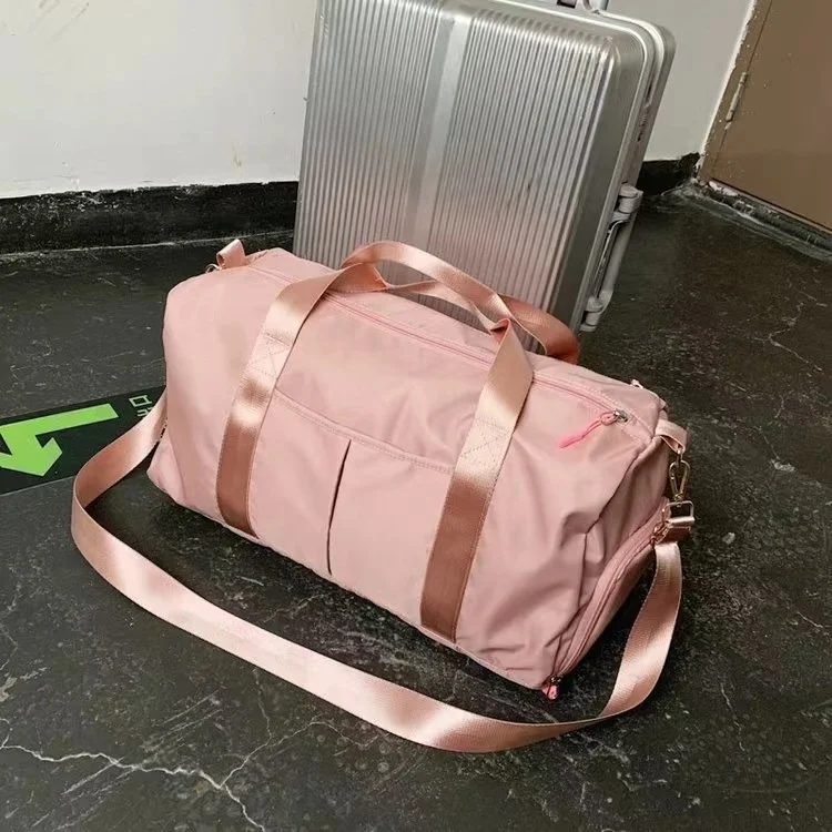 Custom Unisex Gym Bag Wholesale Duffle Bag Trending Designer Waterproof Portable Polyester Luggage Gym Sport Travel Bag