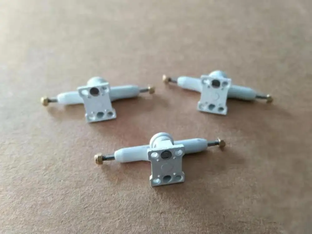 32mm Solid Finger Skateboard Trucks New Single Axle 32mm trucks with Lock Nuts