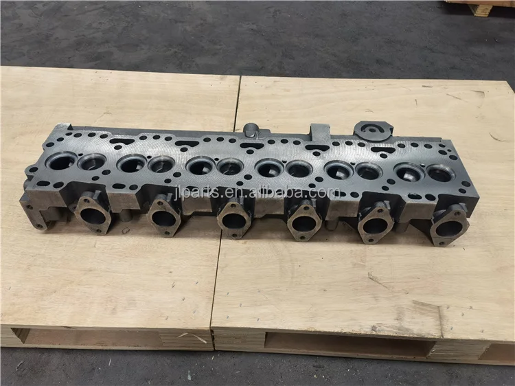 6CT8.3 cylinder head (6)