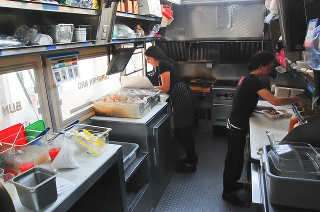 Kitlalong Food Trailer Extractor Fan Customized Electric Mobile Food Trailer System Salad Prep Fridge Food truck