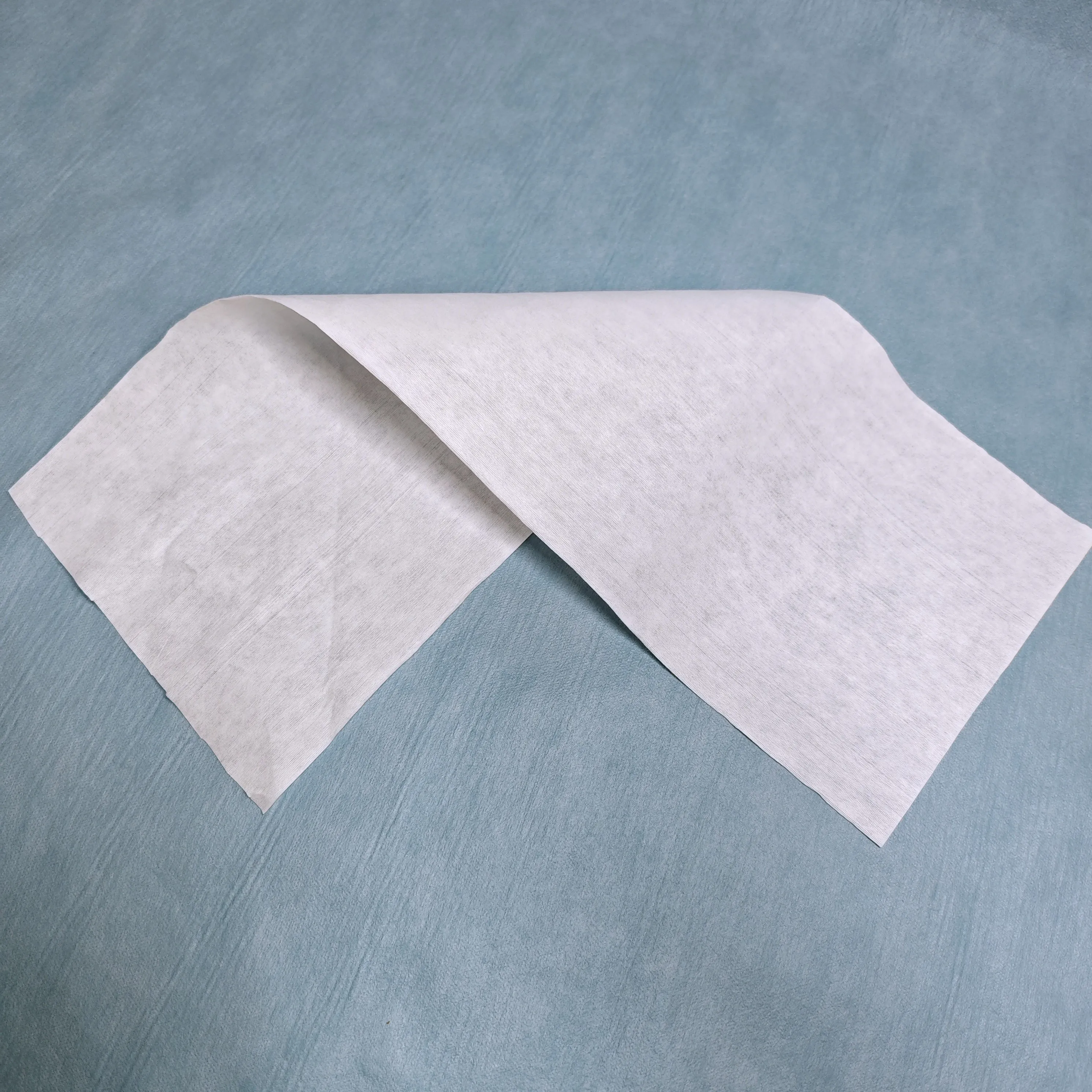 Manufacturer Customized nonwoven fabric roll Wood Pulp paper spunlace nonwoven fabric hydrophilic wet wipes