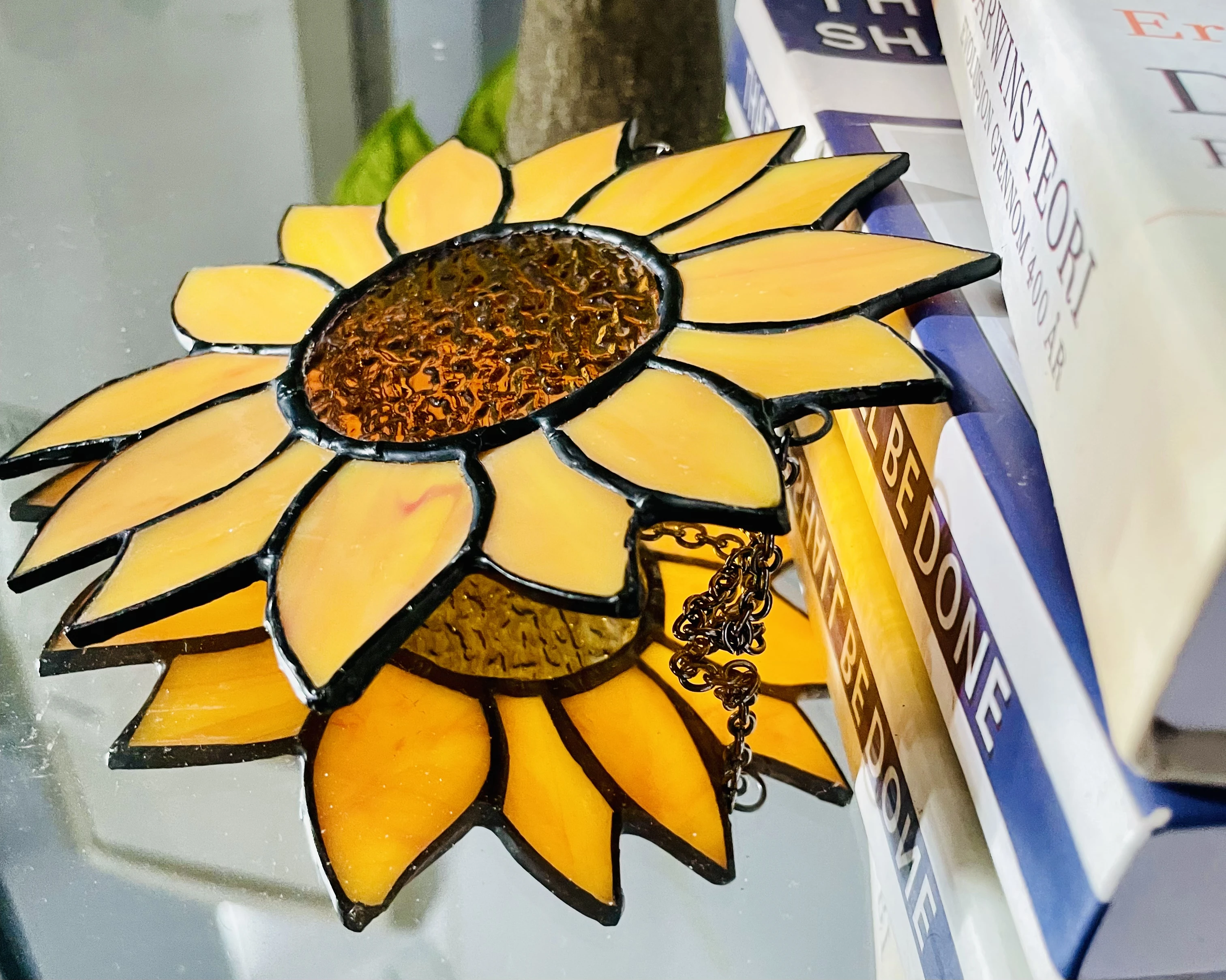 Stained Glass Sun Catcher Sunflower Sun Colorful House Hanging Light Catcher Glass Decoration Wall Window Garden Decoration