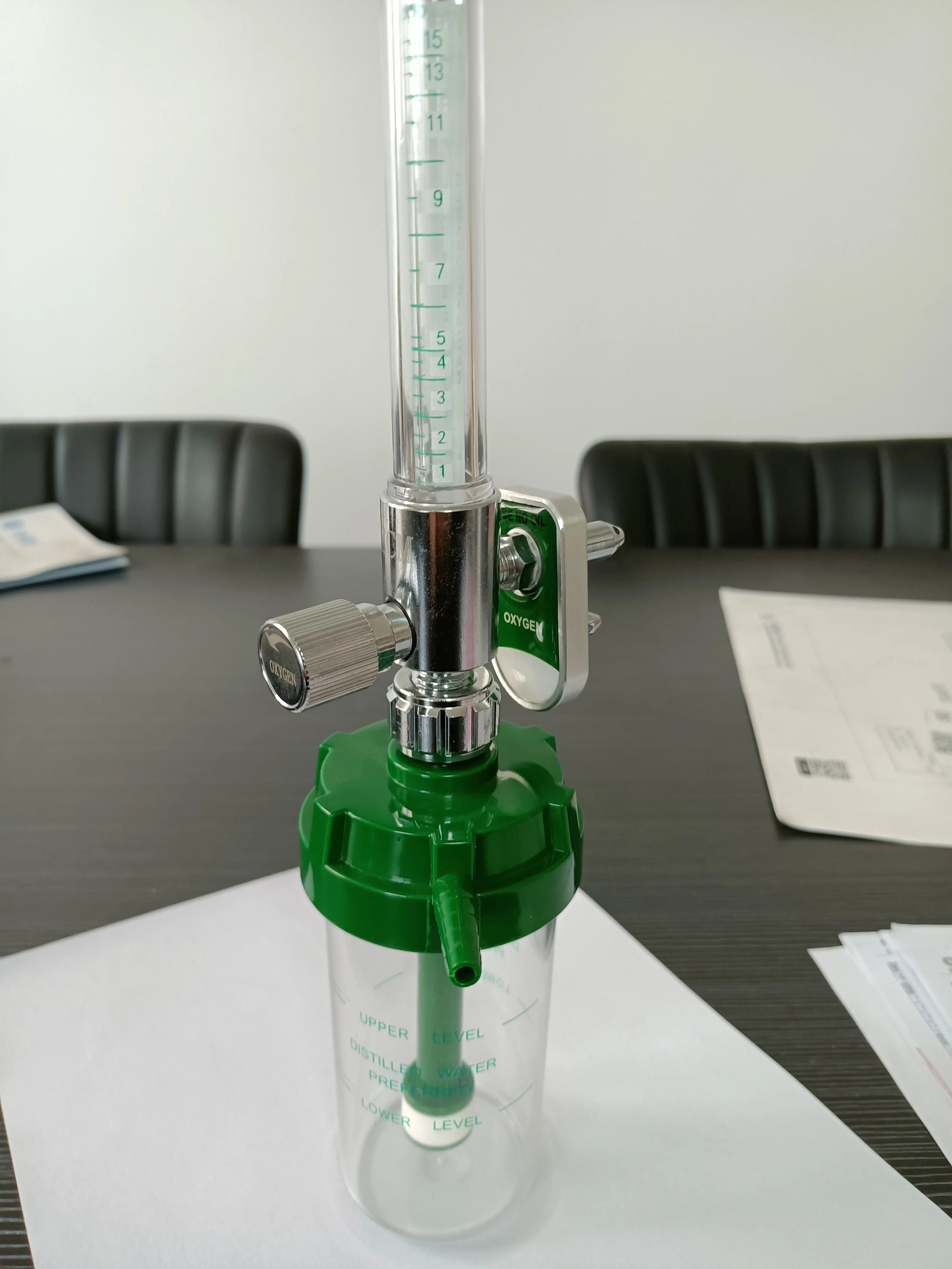 Medical Wall Mounted Oxygen Flow Meter With Chemetron  Adapter And Humidifier Bottle