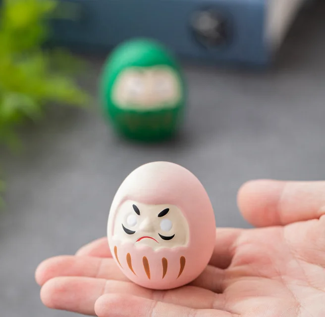 Японская Мини милая маленькая фигурка Бодхидхарма в подарок керамические куклы удачи Дарума для автомобиля 1 5 дюйма