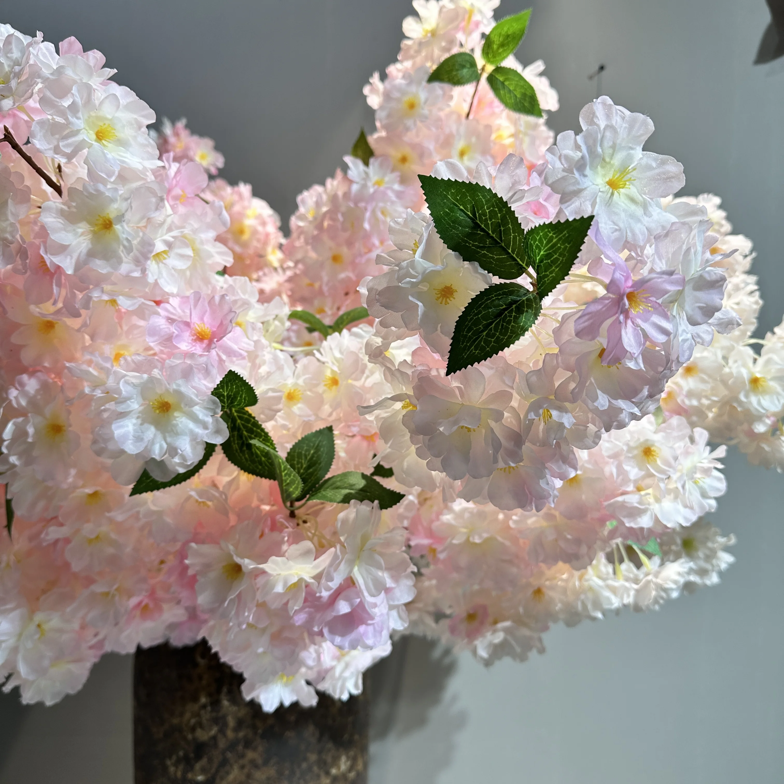 Hot sale  Artificial Pink Bulk Cherry Blossom Artificial Trees Flower Single Velvet Red Rose for wedding decoration