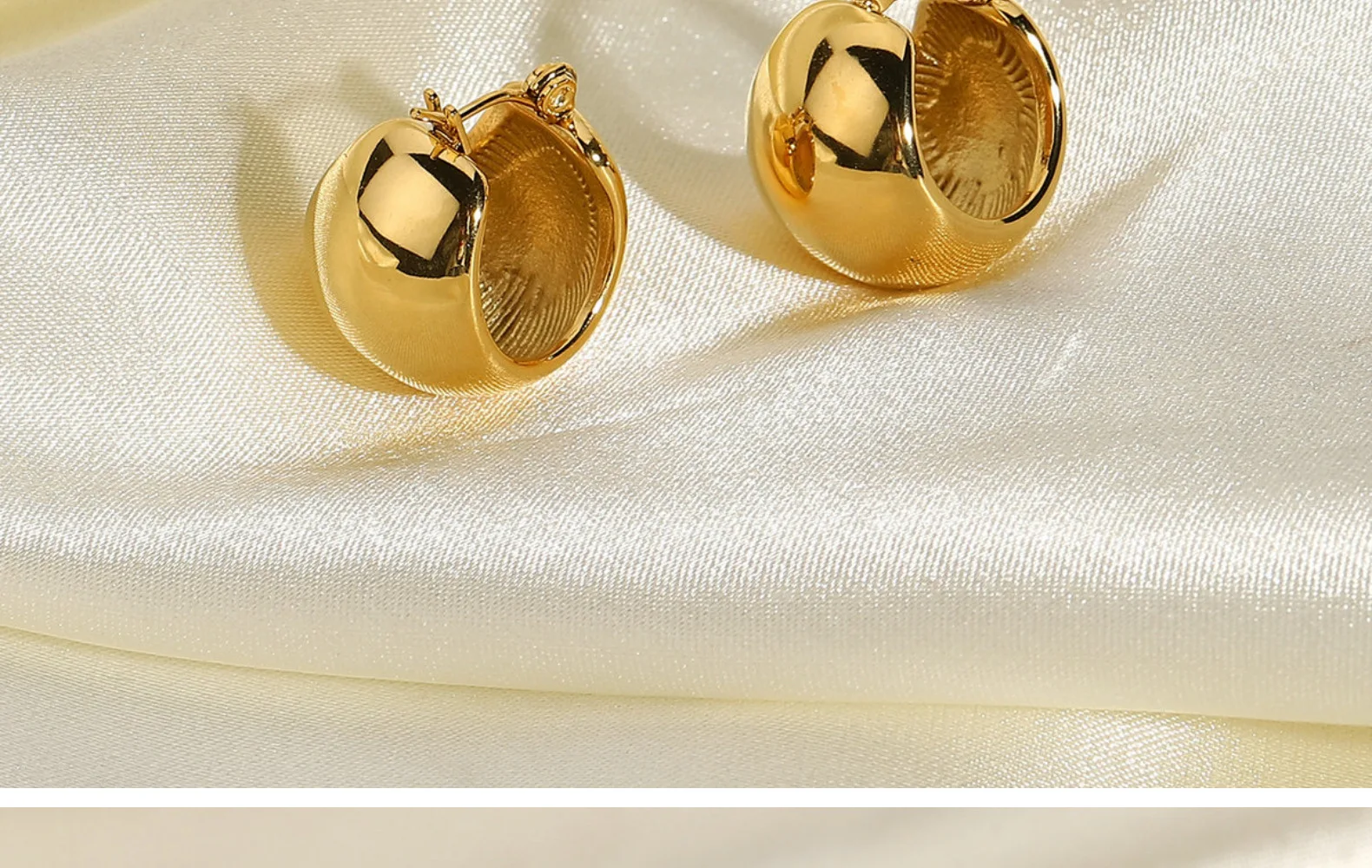 European and American style earrings, titanium steel three-dimensional spherical 18K gold plated stainless steel earrings