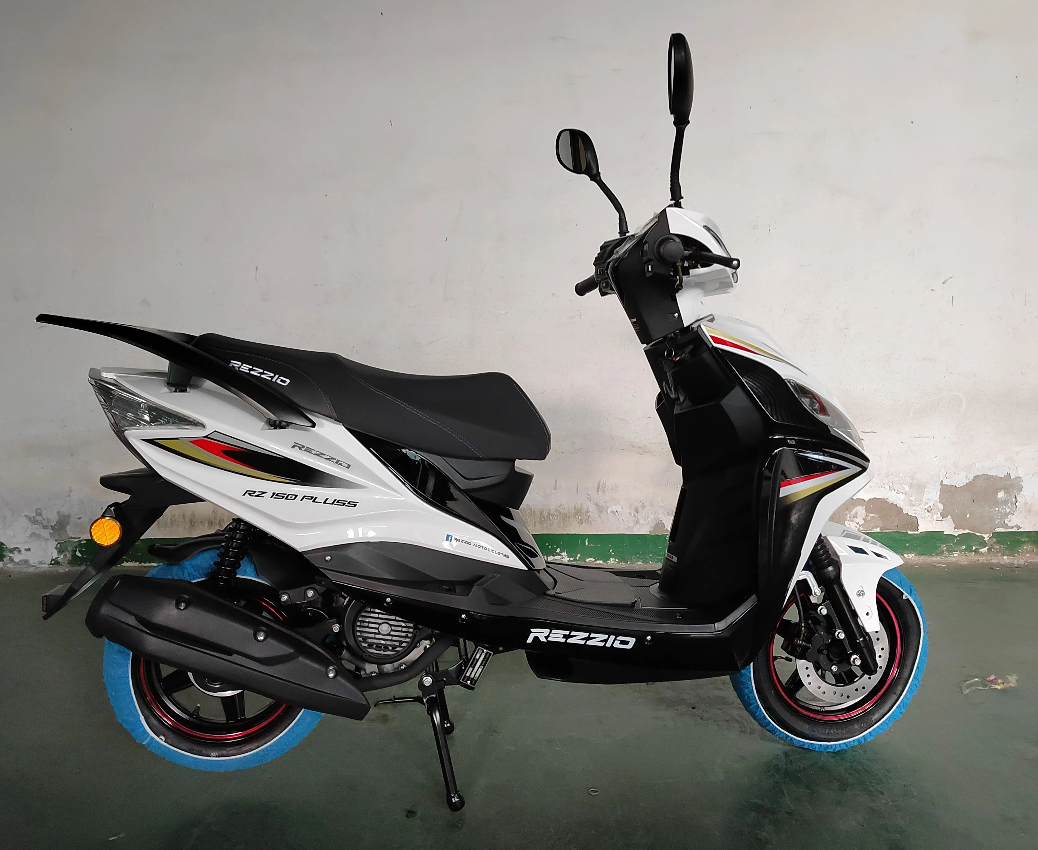 New 50cc moped moto 150 gasoline motorcycles safe smooth lines motorcycle gas scooters for adults petrol scooter 49cc