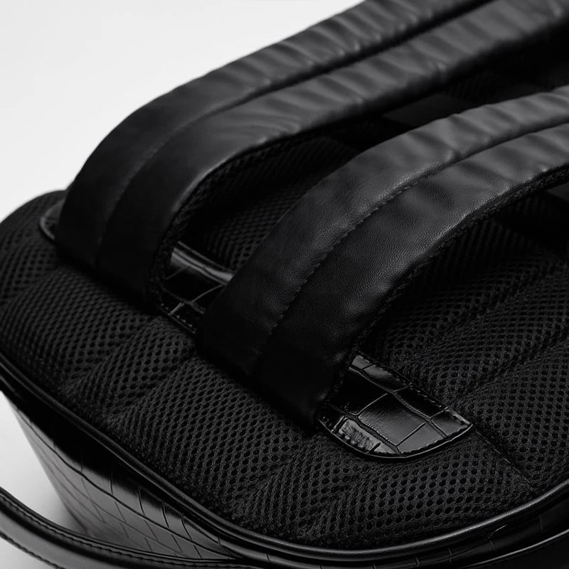 custom logo high quality new embossed crocodile pattern leather ashion backpack men