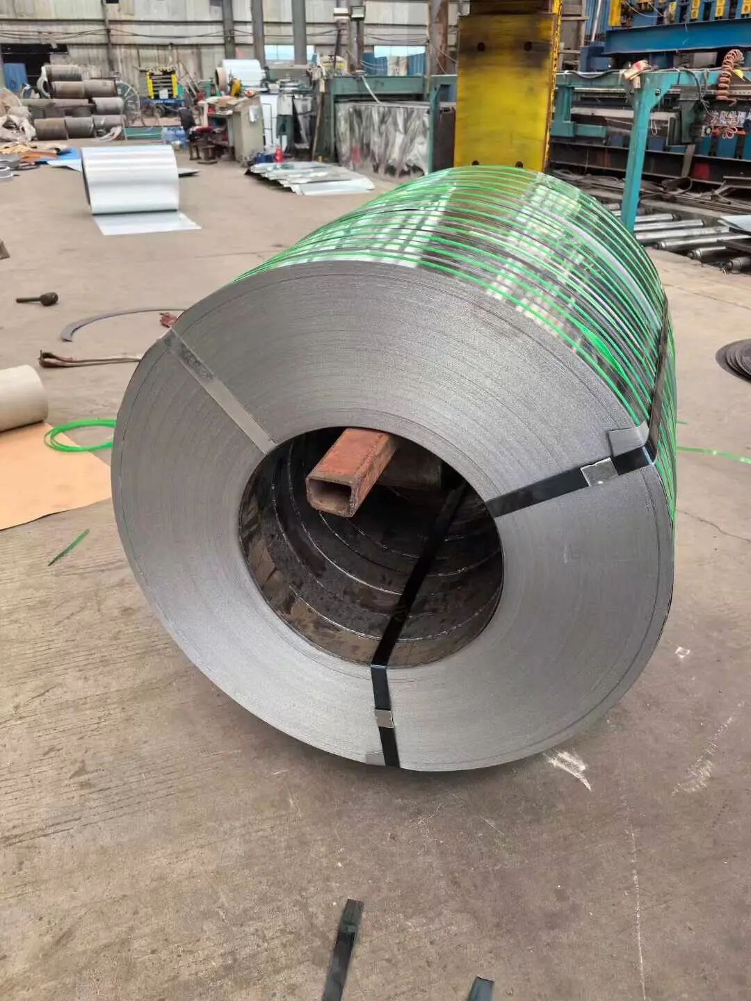 0.12mm-2.0mm thickness, 600mm-1250mm width coil high quality galvanized steel coil.