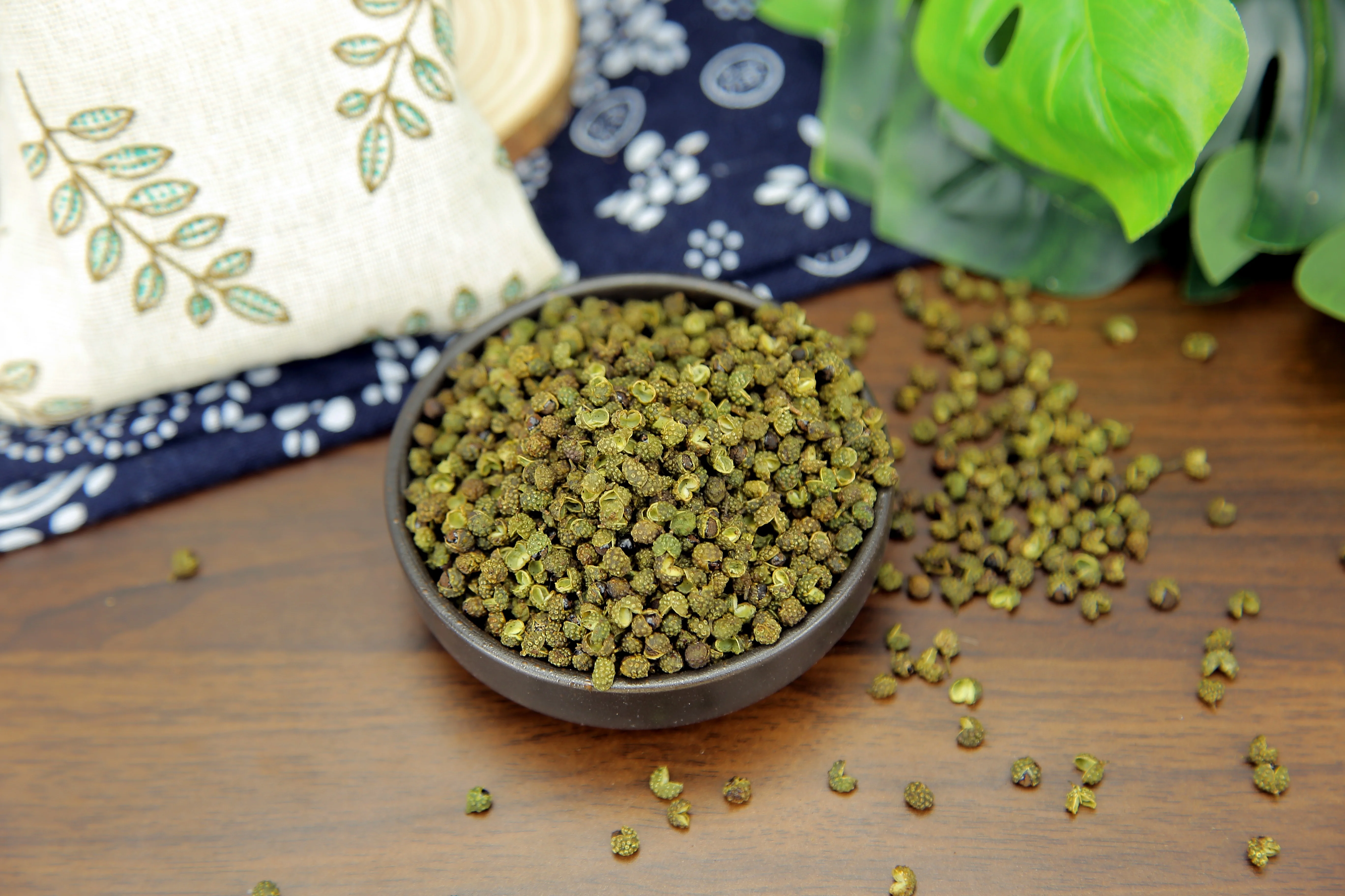 High Quality Szechuan Green Pepper  For Sale Green Peppercorns Chilli Food Season&Condiments