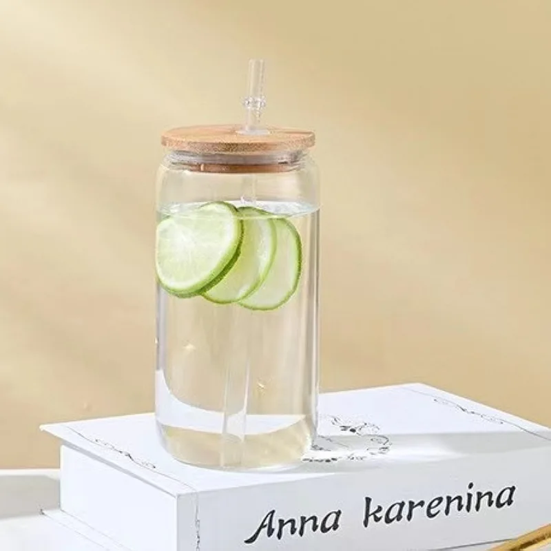 Оптовая продажа дешевая стеклянная чашка с бамбуковой крышкой и соломой для удобного питья чая кофейная газированная пивная банка