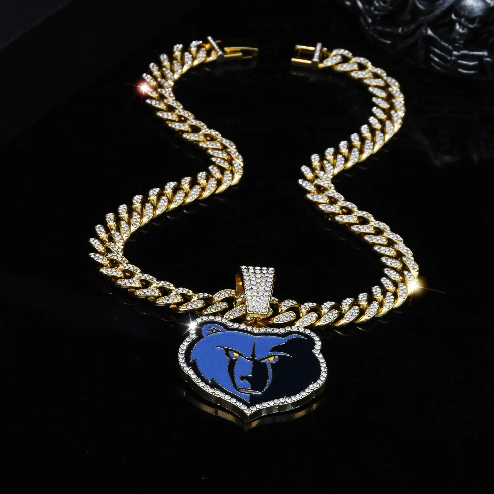 New Diamond Basketball Team Grizzlies Logo Pendant Unisex Hip Hop Alloy Necklace with Gold Plating Link Chain for Sport Fans