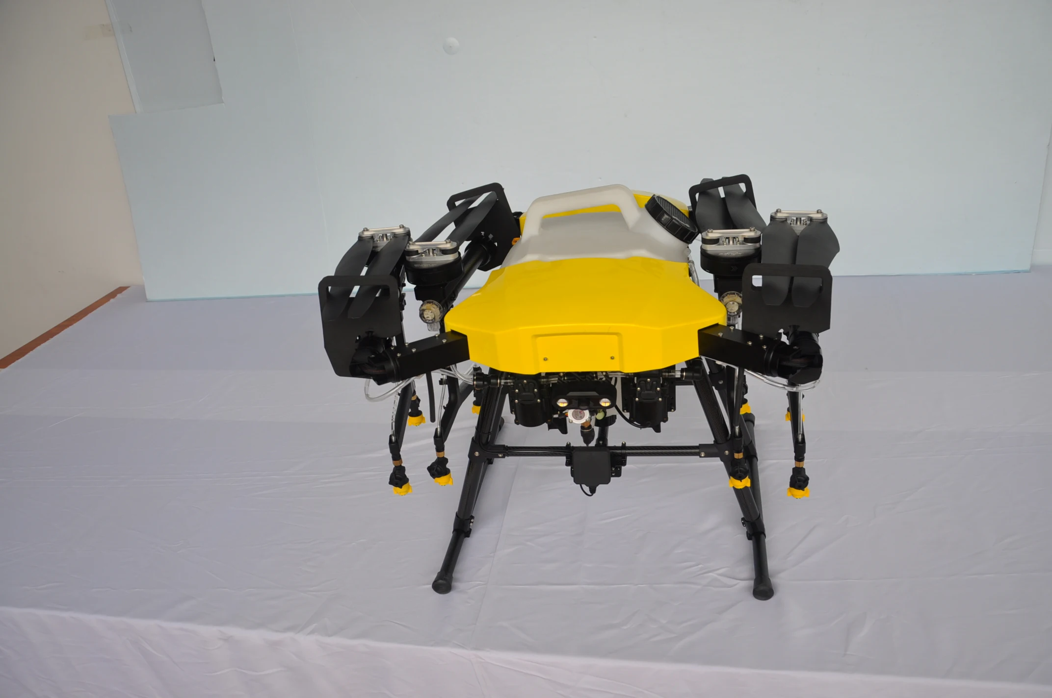 16 liters high efficient and effective drone agriculture sprayer aircraft pulverizador agricola
