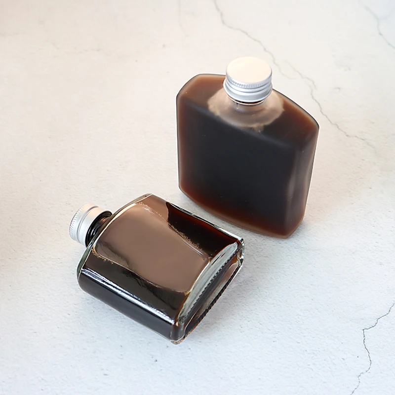 In stock 50ml 100ml 200ml 250ml  bevel shoulder flat  cold brew coffee bottle custom color black  flat glass drinking bottles