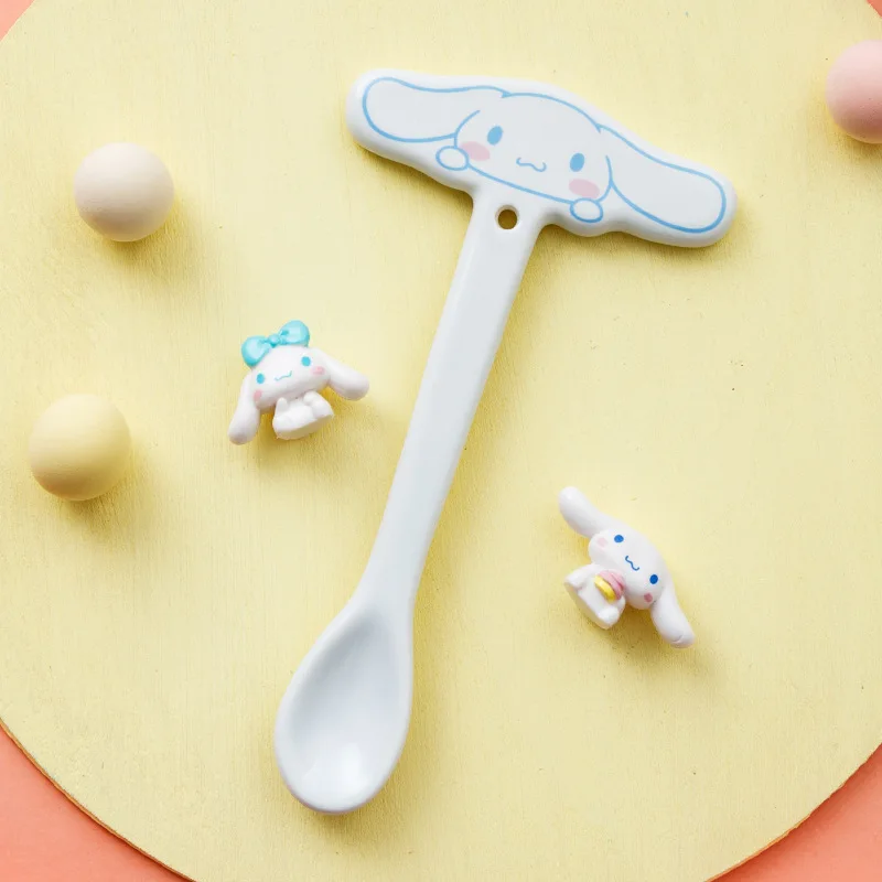 Botu Bulk Dessert Cutlery Sanrioed Small Babi Feed Kt Baby Ceramic Spoon Melody Ice Cream Tableware Supplies Amine Kids Spoon