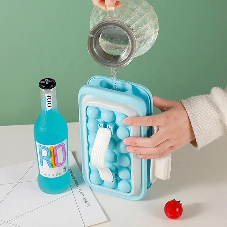 OEM/ODM Wholesale Portable Rubber Wholesale Custom Water Bottle Round Silicone Ice Cube Tray