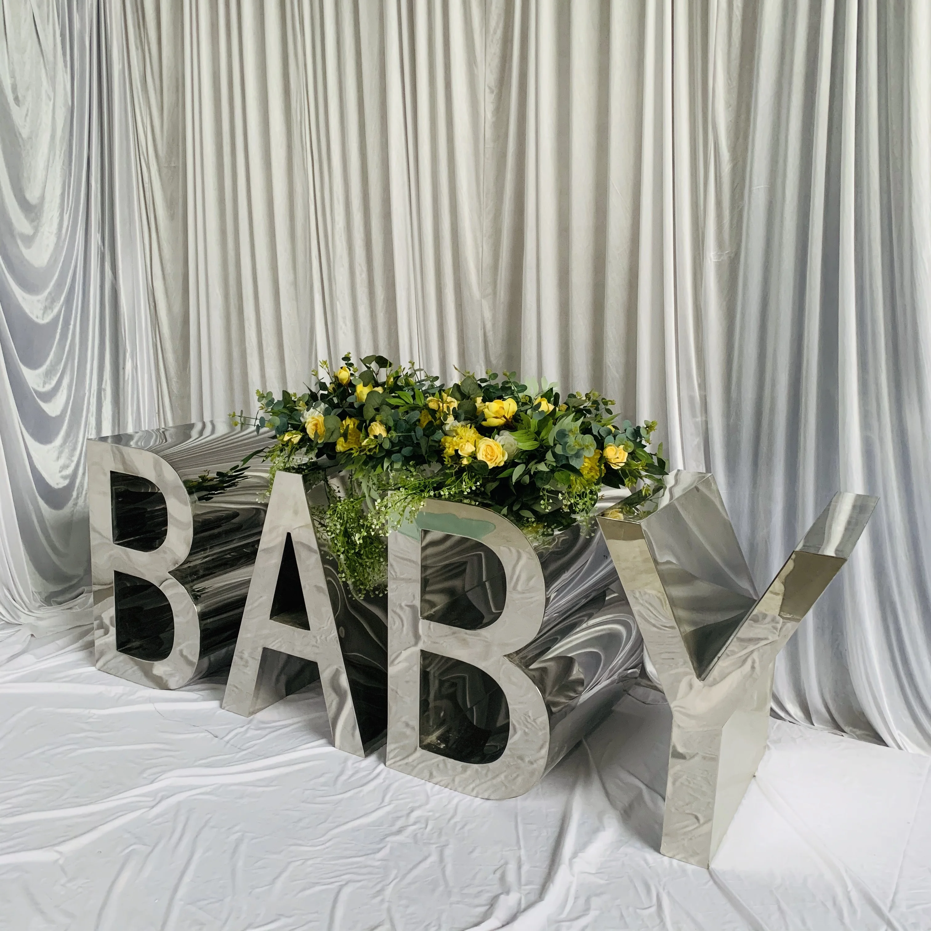 New style modern wedding decoration stainless steel baby letter table for party used