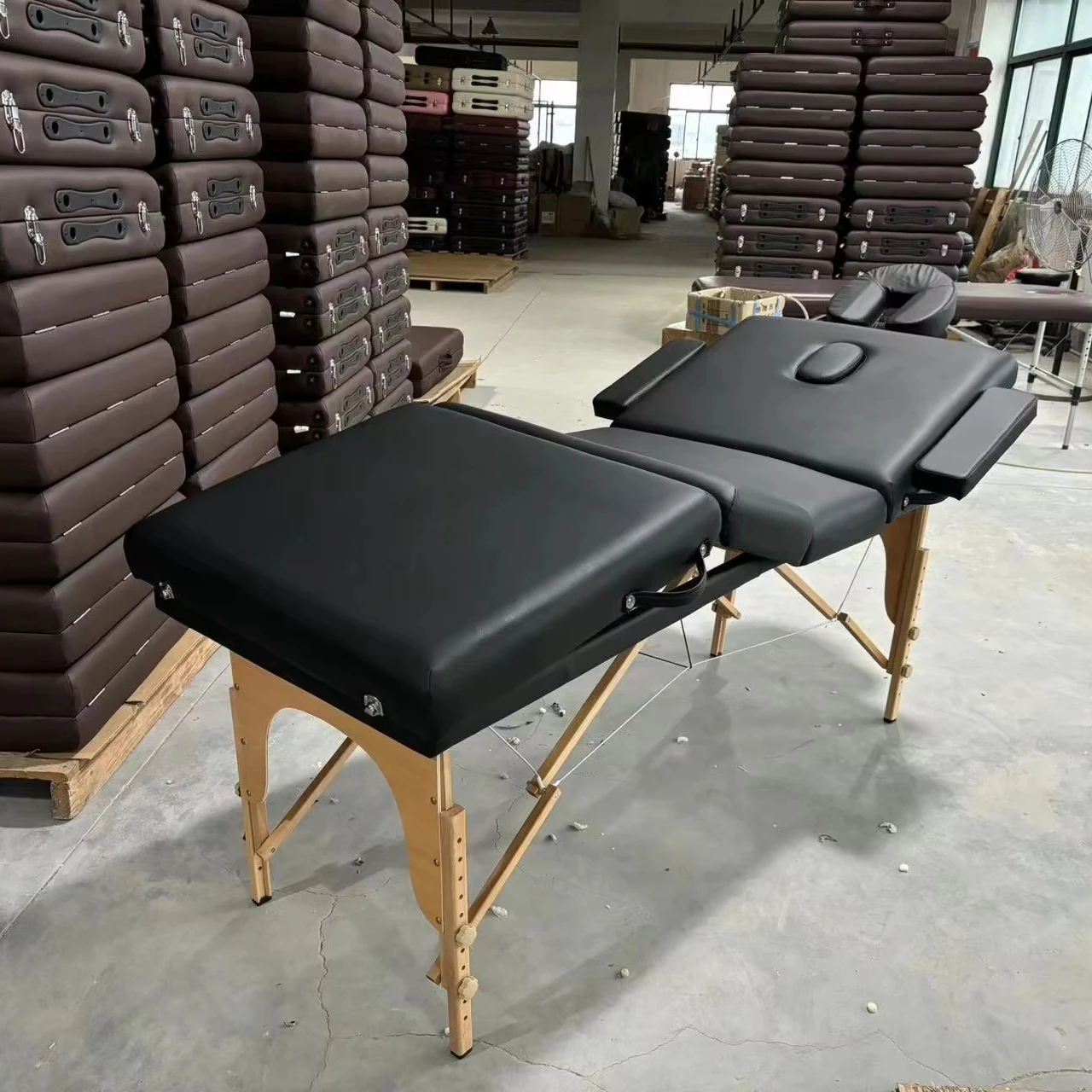 High Quality 4 Sections Massage Tables and Beds for Sports Bed Tattoo Salon Massage Bed