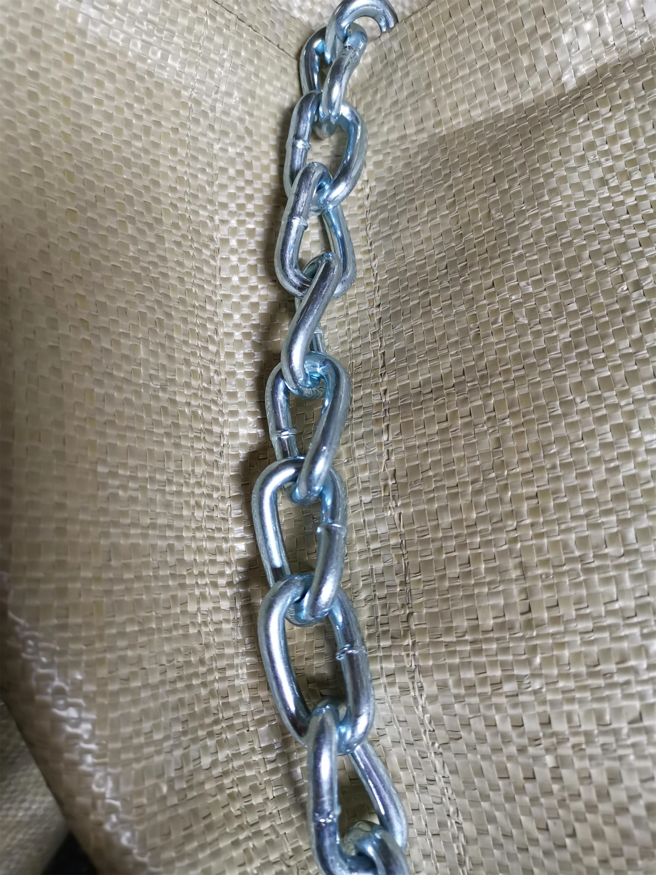  DIN5685A Short Welded Mild Steel Blue White Galvanized Twisted Link