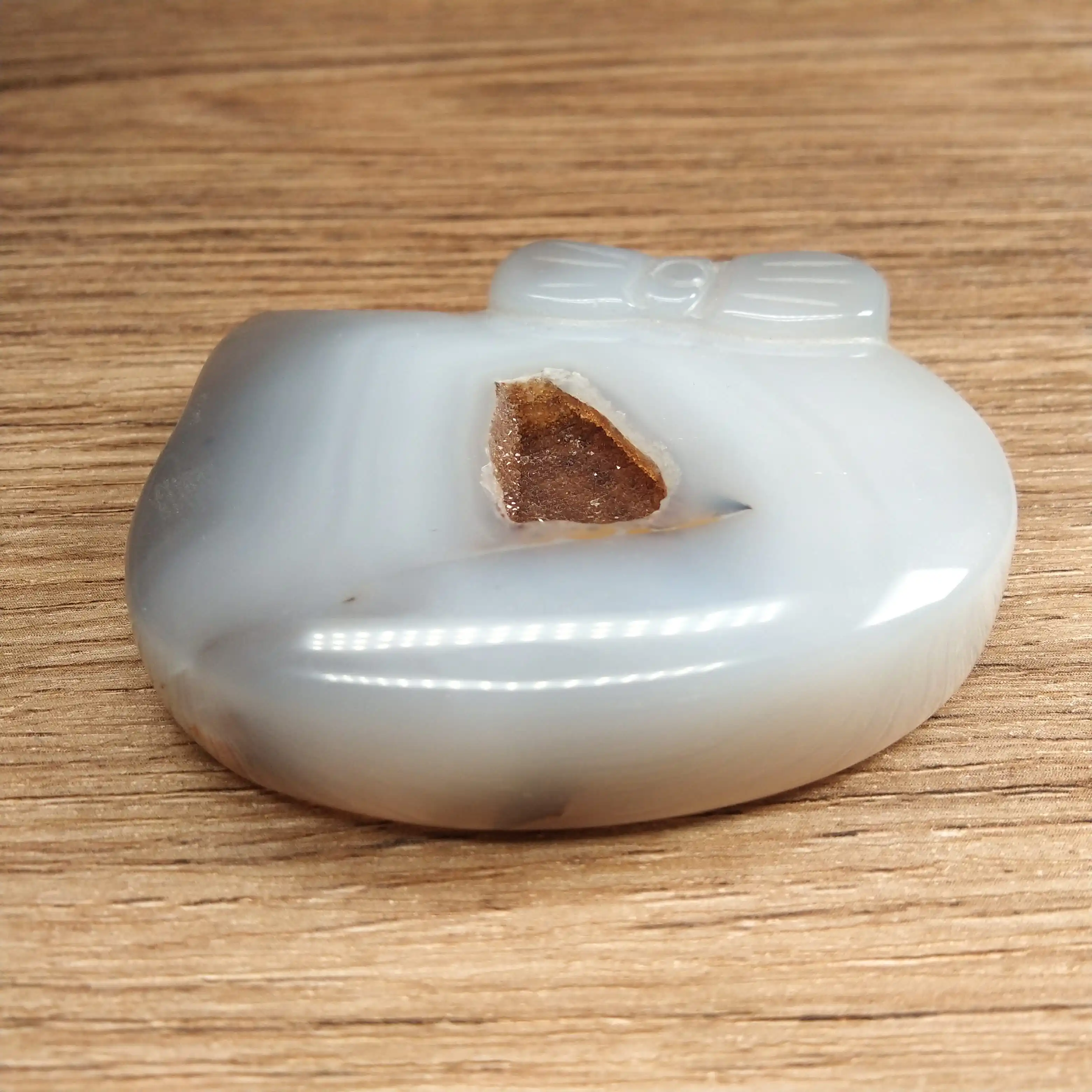 
Wholesale natural crystal agate carved hello kitty head small cute animals carving folk crafts healing souvenirs stones 