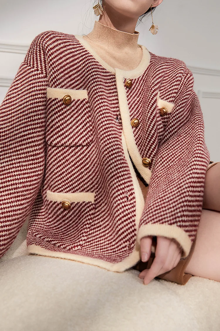 2024 new color contrast design knitted cardigan top senior sense retro temperament striped sweater