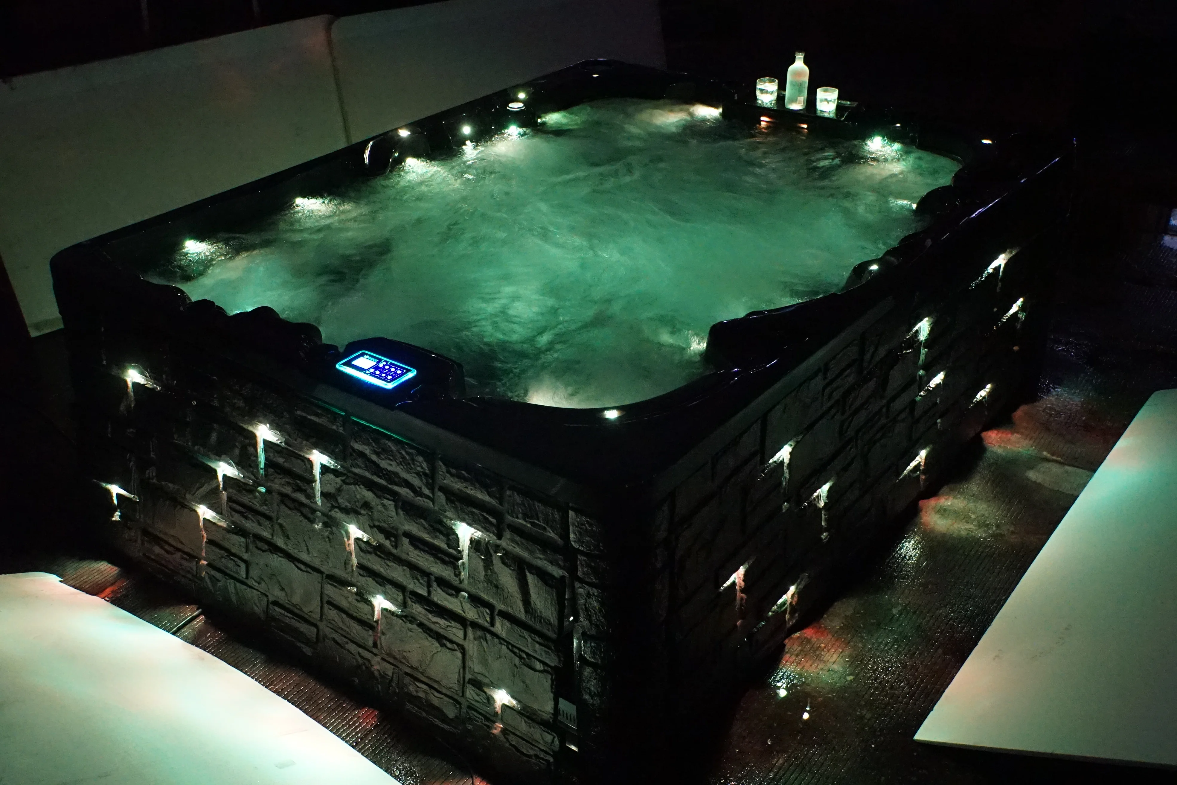 No Chlorine Perfect Nereid jet sky hot tubs and  outdoor hot tub