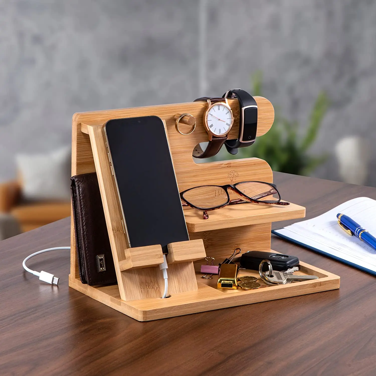 Wholesale Bamboo Charging Organizer Stand Wooden Multi Phone Charging Station