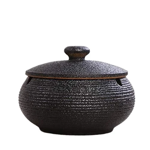 Wholesale Indoor and Outdoor Ceramic Ashtray with Windproof Lid Desktop Smoking Ash Tray for office  Smokers