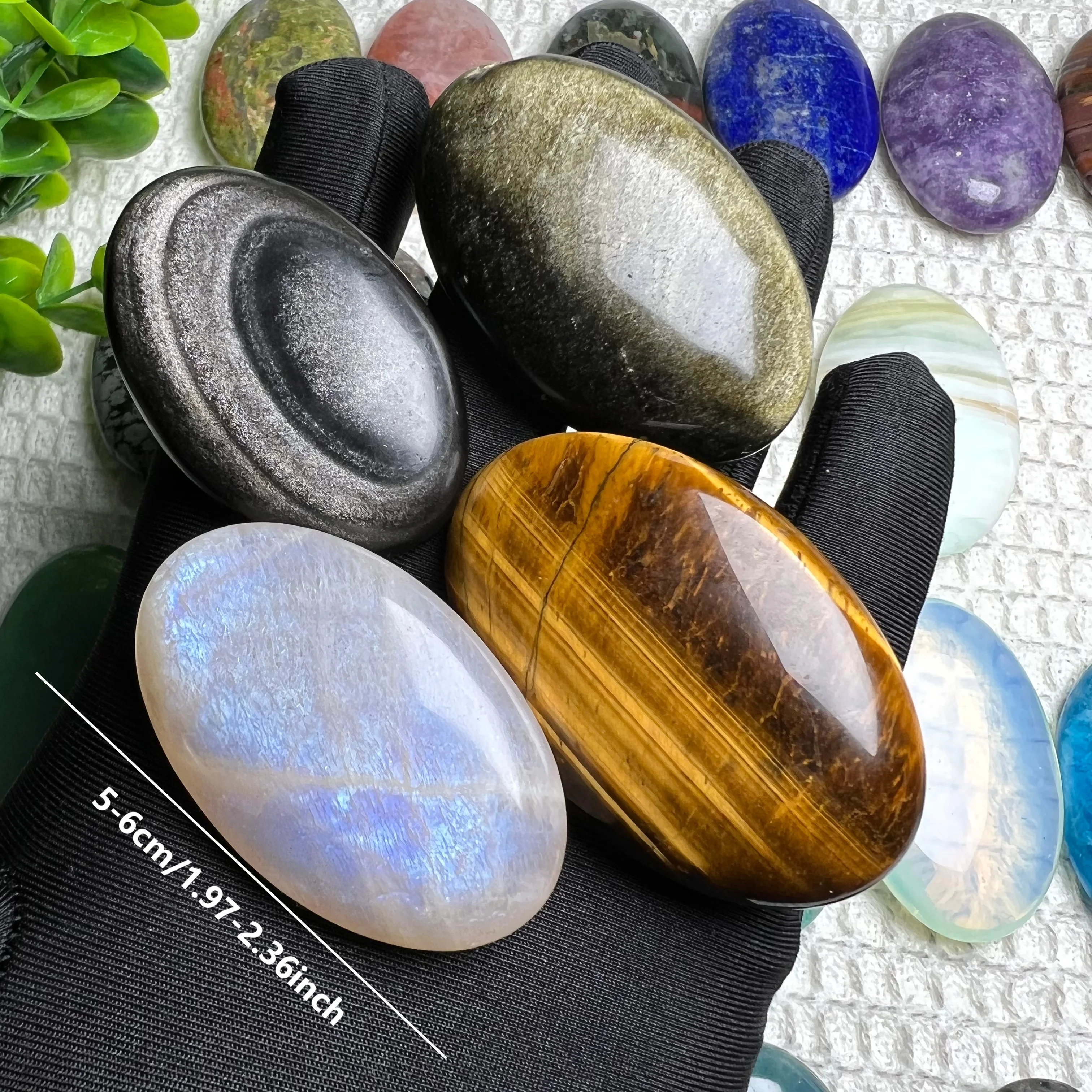 High Quality Natural Healing Crystal Palm Stone Gemstone Crystals Oval Worry Stone For Meditation Gift Relieve Anxiety