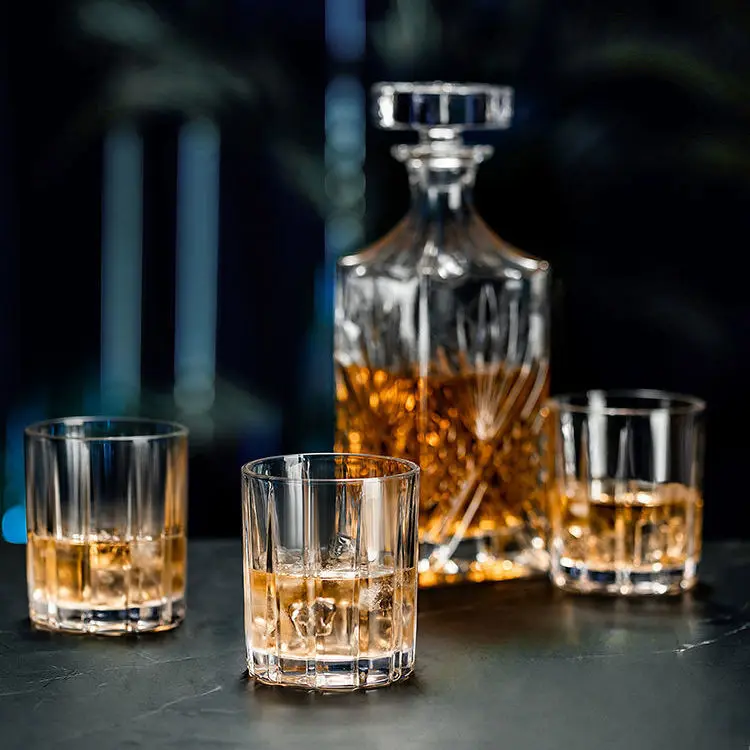 New Arrival High Quality 1000ml Transparent Luxury Exquisite Cutting Process Whisky Glasses Bottle Wine Bottls Set