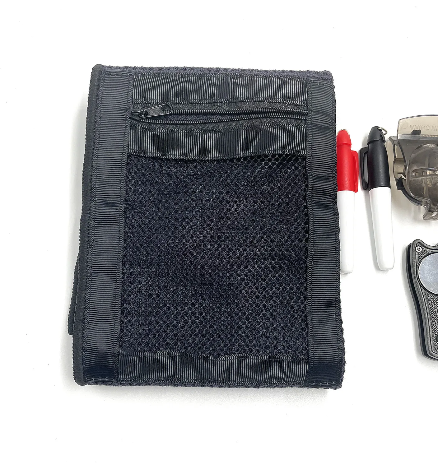 Hot Sale Golf Products Towel with 3 Pockets Divot Tool Brush 2 Pens 2 Ball Markers in a Convenient Pouch