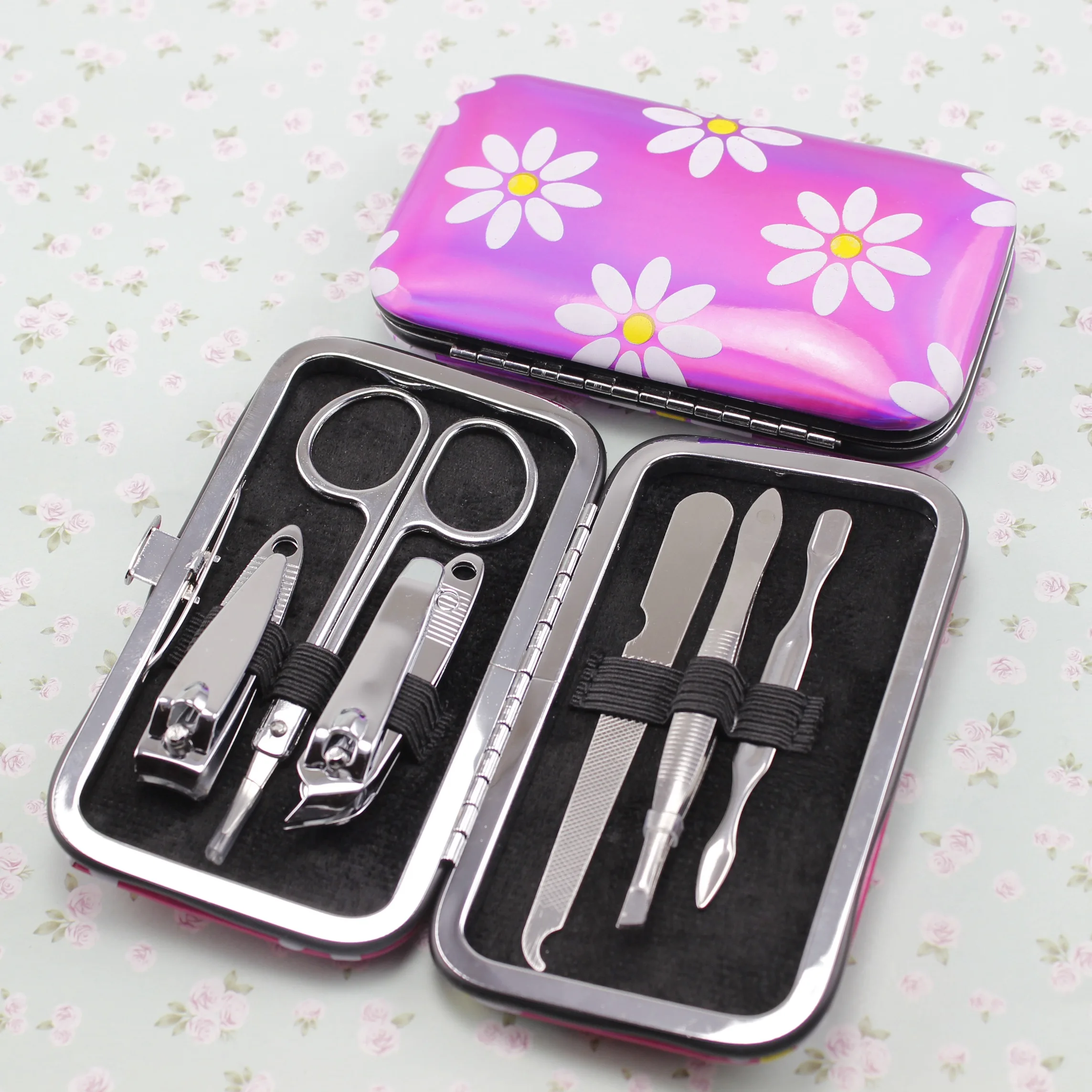Wholesale stainless steel girls 5pcs nail care tools gift kits beauty pedicure manicure set in butterfly case