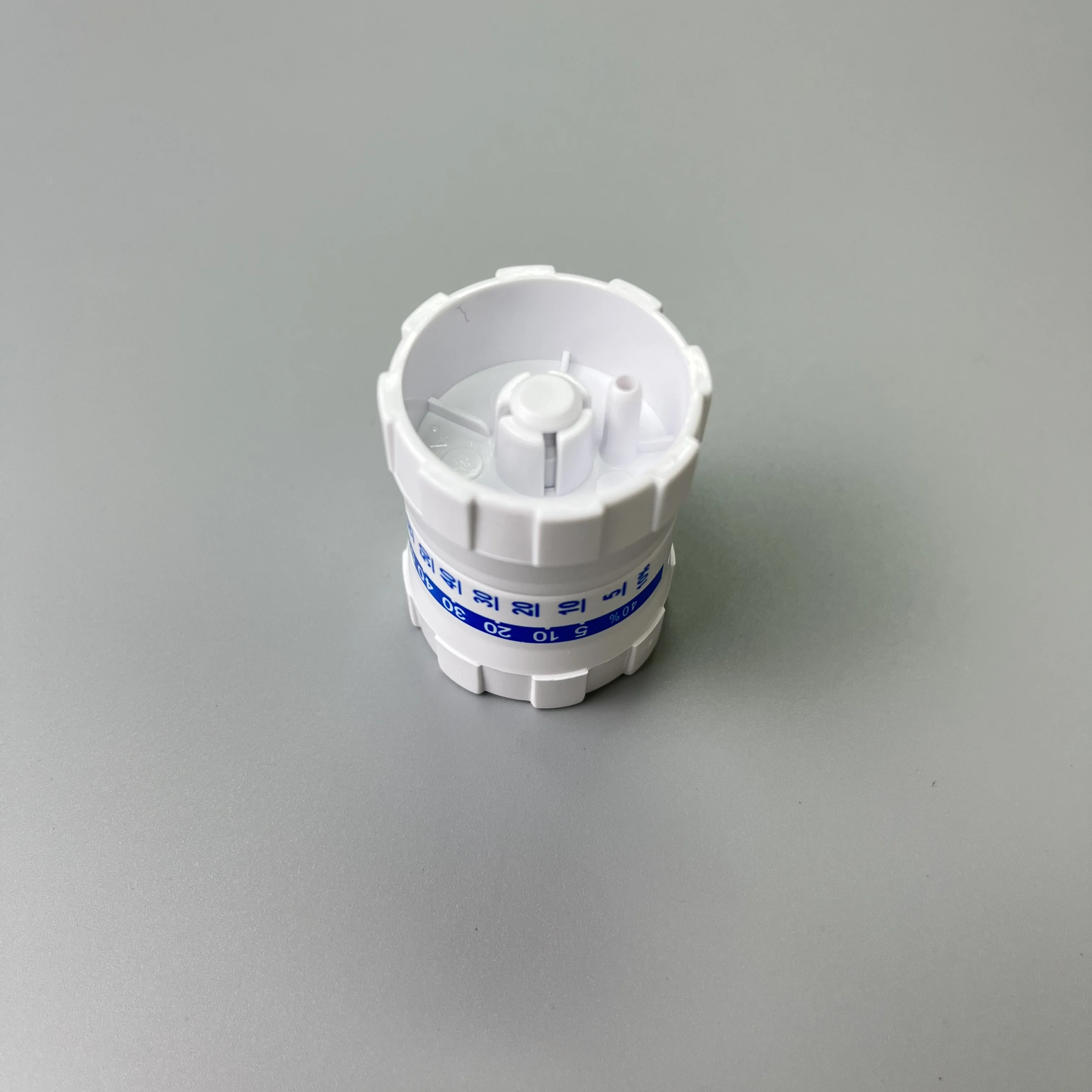 U-MED Wholesale  Hospital Single Use  ABS Micro Regulator WIth Double Scale For Liquid Flow Control NO.84002