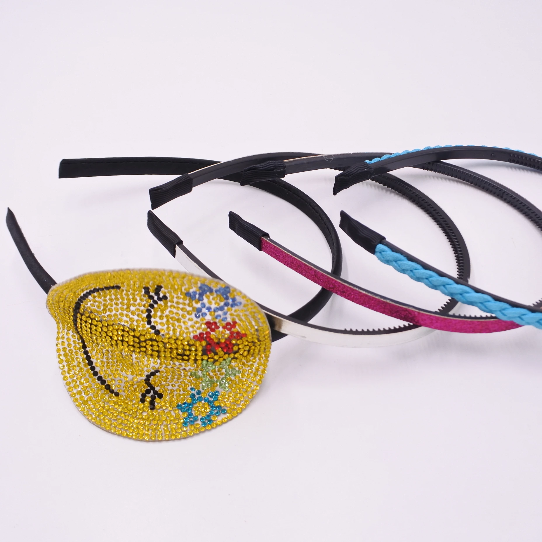 
lovely bear face and smile face with small crystal decoration headband sets for girls 