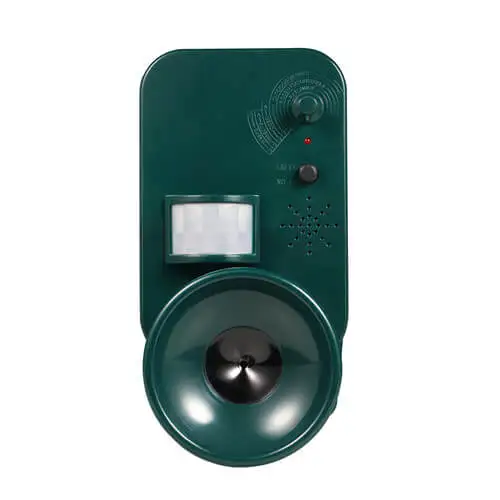 Outdoor ultrasonic solar Cordless Repeller use for wasps insects deer cat dog foxes rodent suirrels rats mice pest control