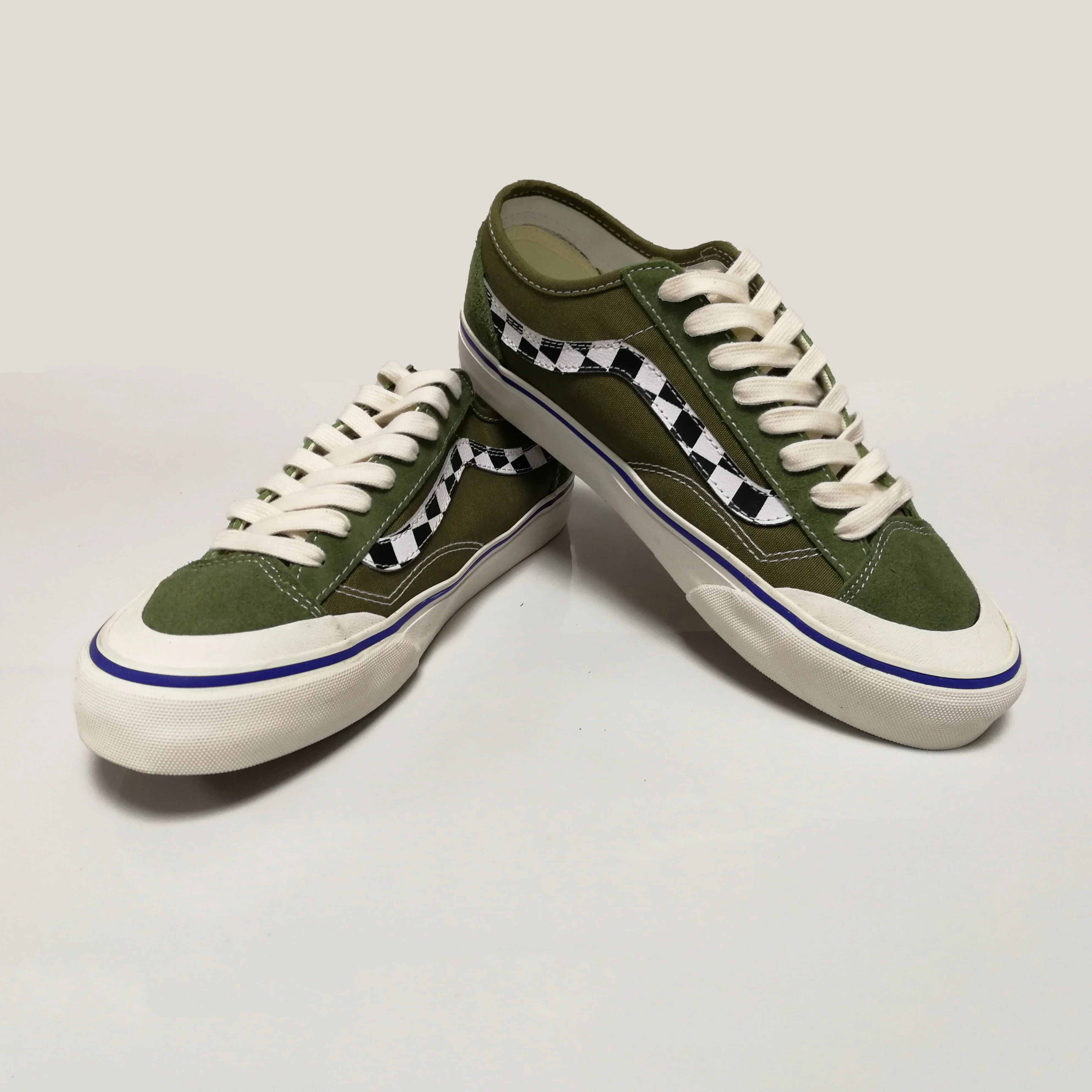 Casual green skate board shoes for skateboard